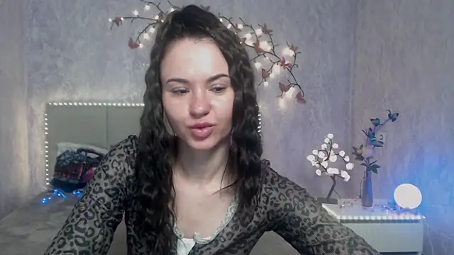 KaraCriegs online show from March 14, 6:42 pm