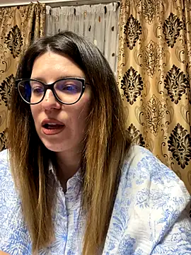 NadiraNoor online show from October 31, 9:52 pm