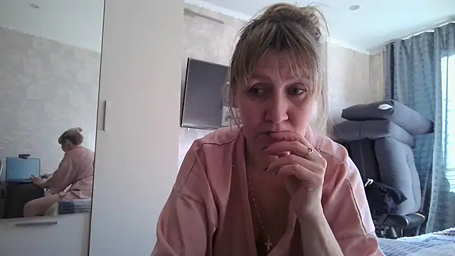 WindChristy online show from May 3, 1:47 pm