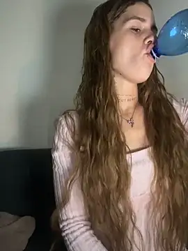 EmiliaCatalina online show from May 12, 12:19 am
