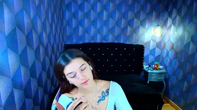 LiaHarryis online show from May 20, 7:33 pm