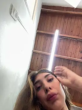 NICOLSKINNY1 online show from April 30, 4:34 pm