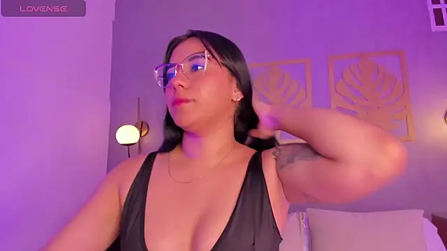 majo rosse  online show from May 16, 7:13 pm