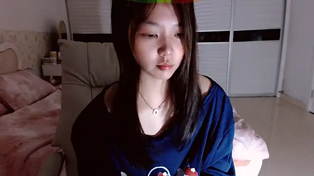 -Lucky Girl online show from May 22, 1:20 pm
