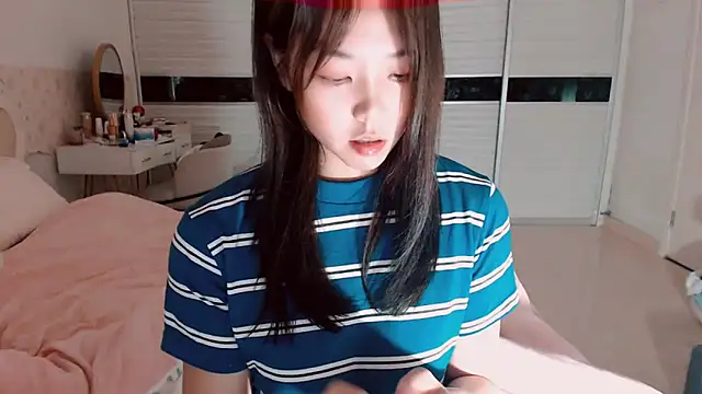 -Lucky Girl online show from April 24, 1:03 pm