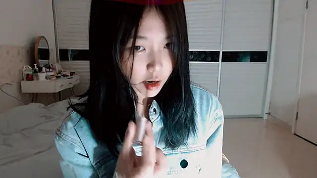 Snapshot of -Lucky_Girl chatting on September 29, 12:10 pm -Lucky Girl online show from September 29, 12:10 pm