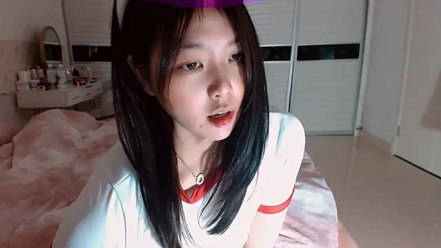 -Lucky Girl online show from December 2, 1:35 pm