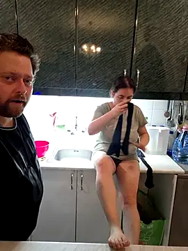 Jassiundich2 online show from November 28, 8:45 pm