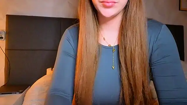 Sweetninaaa online show from May 9, 9:50 pm