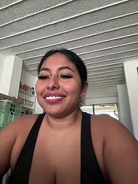emmyjhonson07 online show from May 19, 11:50 am