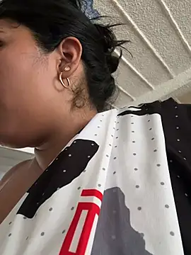 emmyjhonson07 online show from May 16, 12:37 pm