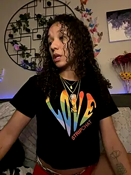 Snapshot of _Neeka_ chatting on September 20, 4:11 am Neeka online show from September 20, 4:11 am