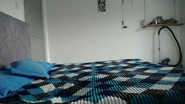 linda 33 online show from March 27, 2:51 pm