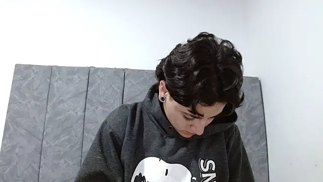 linda 33 online show from October 8, 10:47 pm