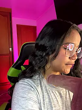 leila 22 online show from January 9, 7:57 am