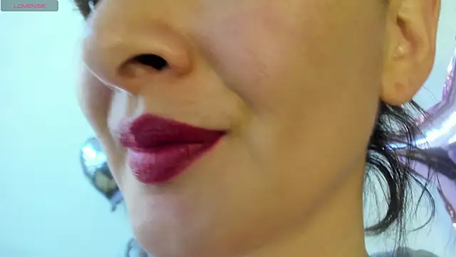 queen fetish online show from May 26, 7:35 pm