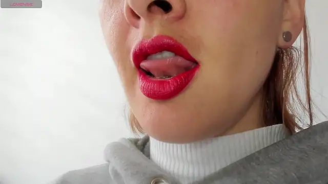 queen fetish online show from March 30, 4:28 pm