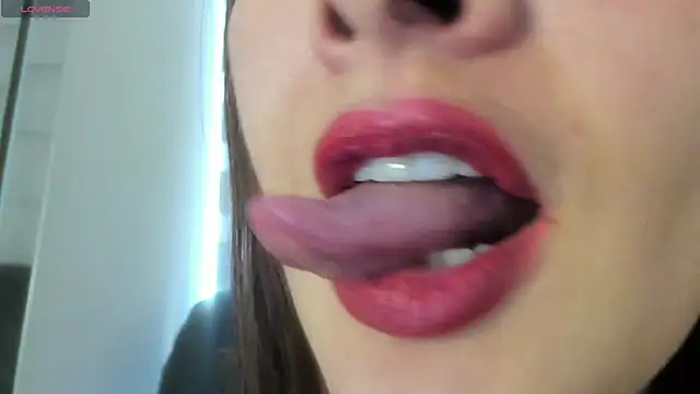 queen fetish online show from May 7, 4:43 pm