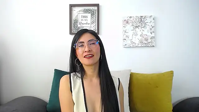 JainaRogers online show from May 26, 6:40 pm