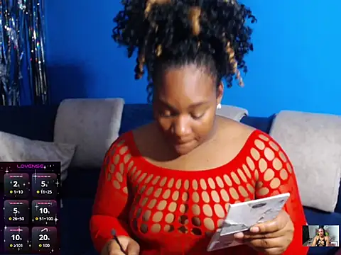 Snapshot of the_pearl199 chatting on October 2, 4:28 am the pearl199 online show from October 2, 4:28 am