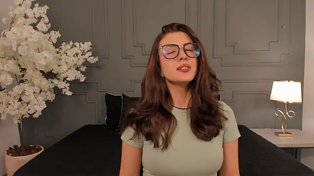 EmaSaenz online show from May 12, 10:49 pm