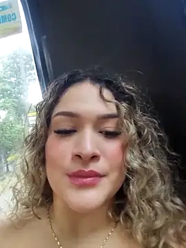 Sara smiiith211 online show from May 24, 10:41 pm