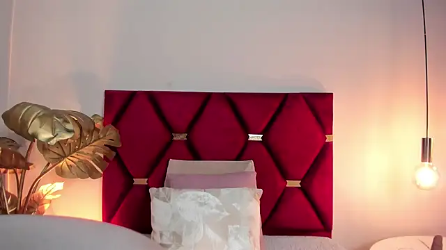 Emilywatsonn online show from November 14, 12:32 am