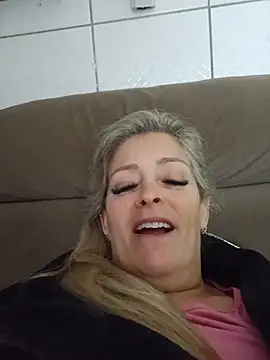 marcialoira online show from July 11, 1:33 pm