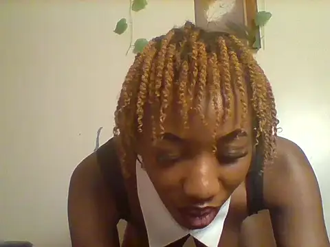 Queeen model online show from January 16, 10:39 pm