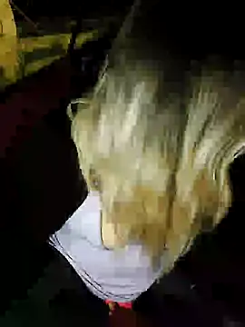 BecciDeluxe online show from November 29, 8:46 pm