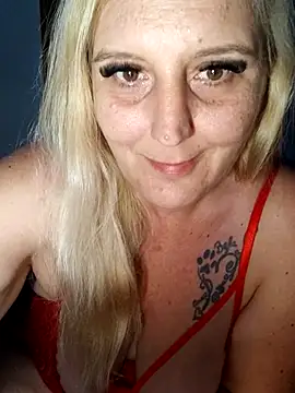 BecciDeluxe online show from May 1, 10:02 pm