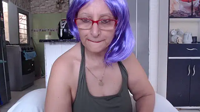 Lilly macflyy online show from September 8, 4:28 pm