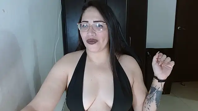 natashasmithe online show from December 3, 1:30 am