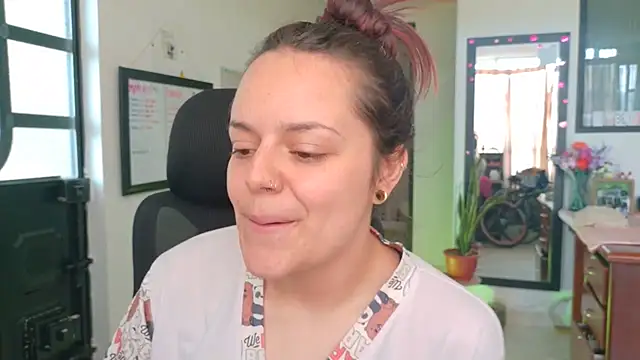 Scarletleon77 online show from May 21, 2:26 pm