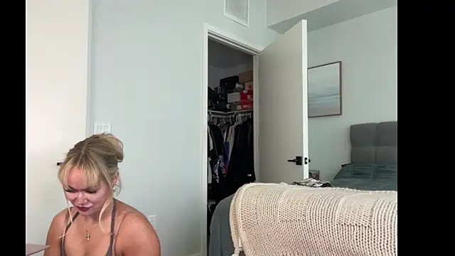 ElenaErickson online show from May 6, 8:24 pm