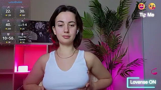 SweetieKendl online show from April 3, 6:55 am