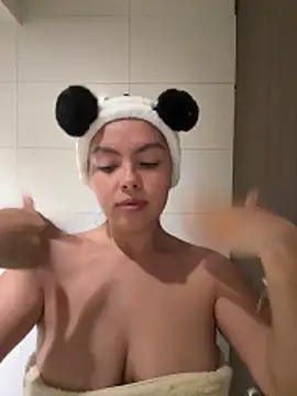 Nathcurly  online show from May 7, 3:11 am