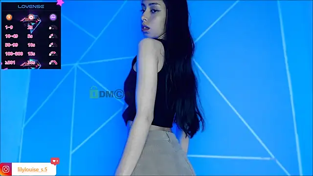 lilylouisee online show from December 19, 12:26 am