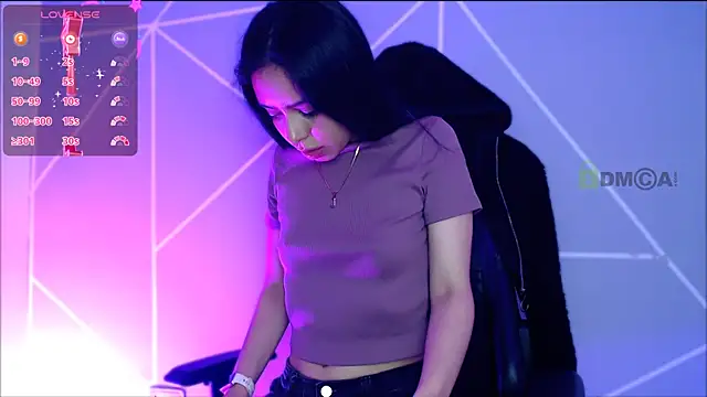 lilylouisee online show from October 12, 12:40 pm