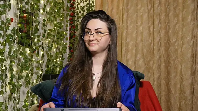 NaughtYHomemadE online show from May 3, 6:22 pm