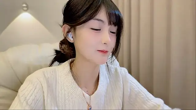 SHUIshui  online show from December 5, 1:45 pm