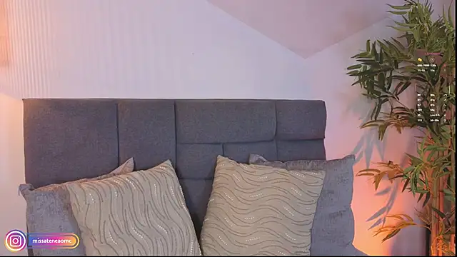 missatenea online show from March 27, 1:45 pm