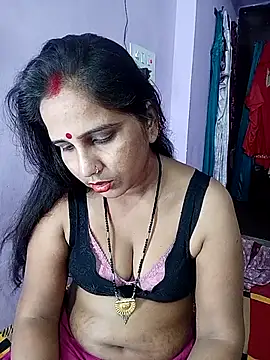 reemacouple007 online show from May 6, 9:02 am