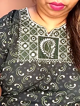 Ravina patil1 online show from October 14, 8:00 pm