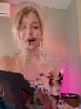 LunaRase online show from March 20, 10:09 am