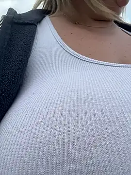 MikyVesela online show from May 21, 3:54 pm