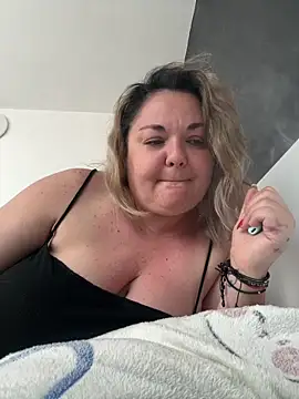 MikyVesela online show from May 11, 3:29 pm