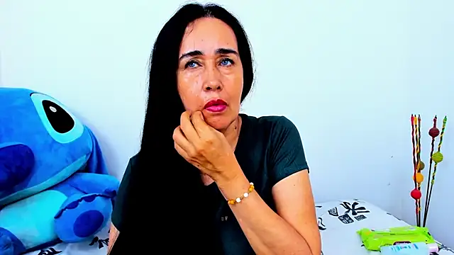 HorniestMilf online show from May 17, 9:25 pm