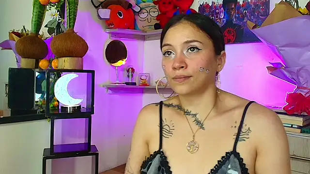alisson zafiro  online show from May 15, 3:43 am