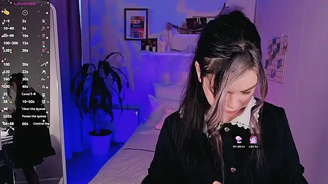 Lil Amelie online show from November 15, 8:59 am